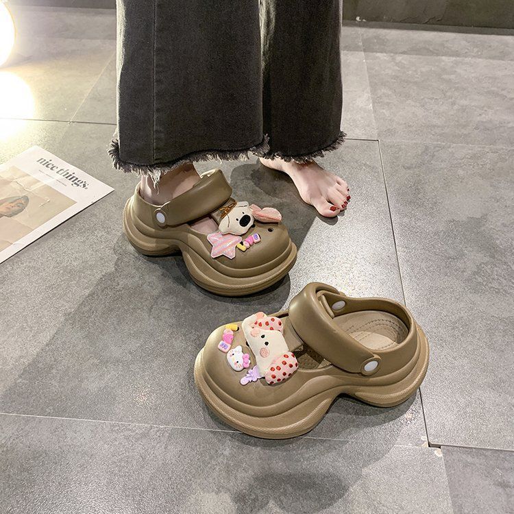 Cute girl heart cartoon baby elephant hole shoes women wear thick-soled hole shoes 2025 new non-slip cool slippers