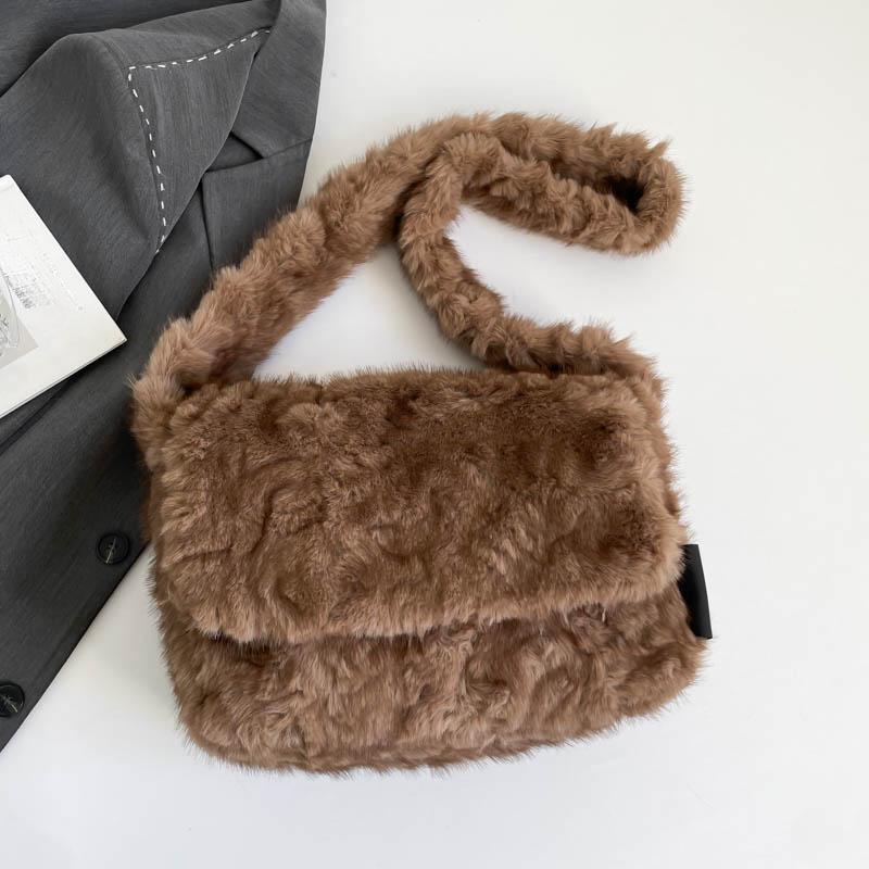 Fashionable Flap Clutch Purse Bag Soft Faux Fur Small Shoulder Bags For Women 2025 Winter Trend Korean Plush Handbags Crossbody Bag