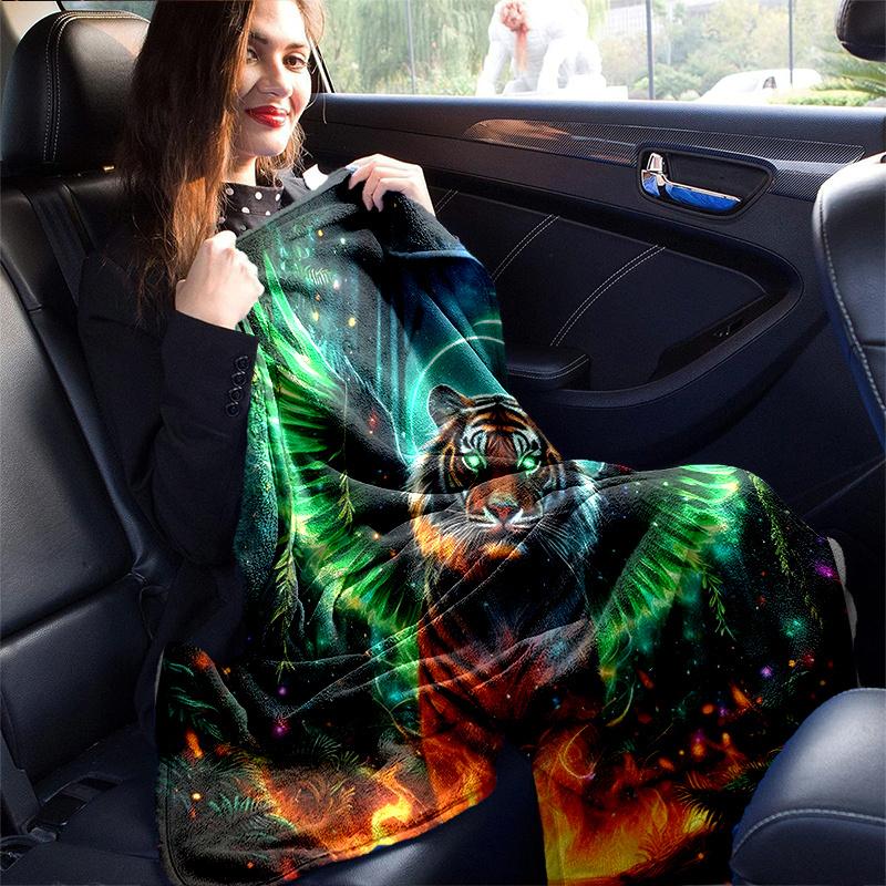 1pc The Winged Tiger's Mystical Journey Blanket Soft Throw for Room Decor, Perfect Gift, Living Room, Travel, Camping, Car Blankets, Beach