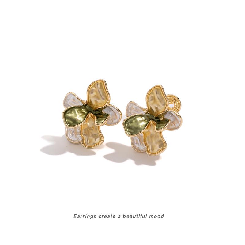 Asymmetrical Gilded Olive Earrings: Retro Non-Pierced Ear Clips for Women