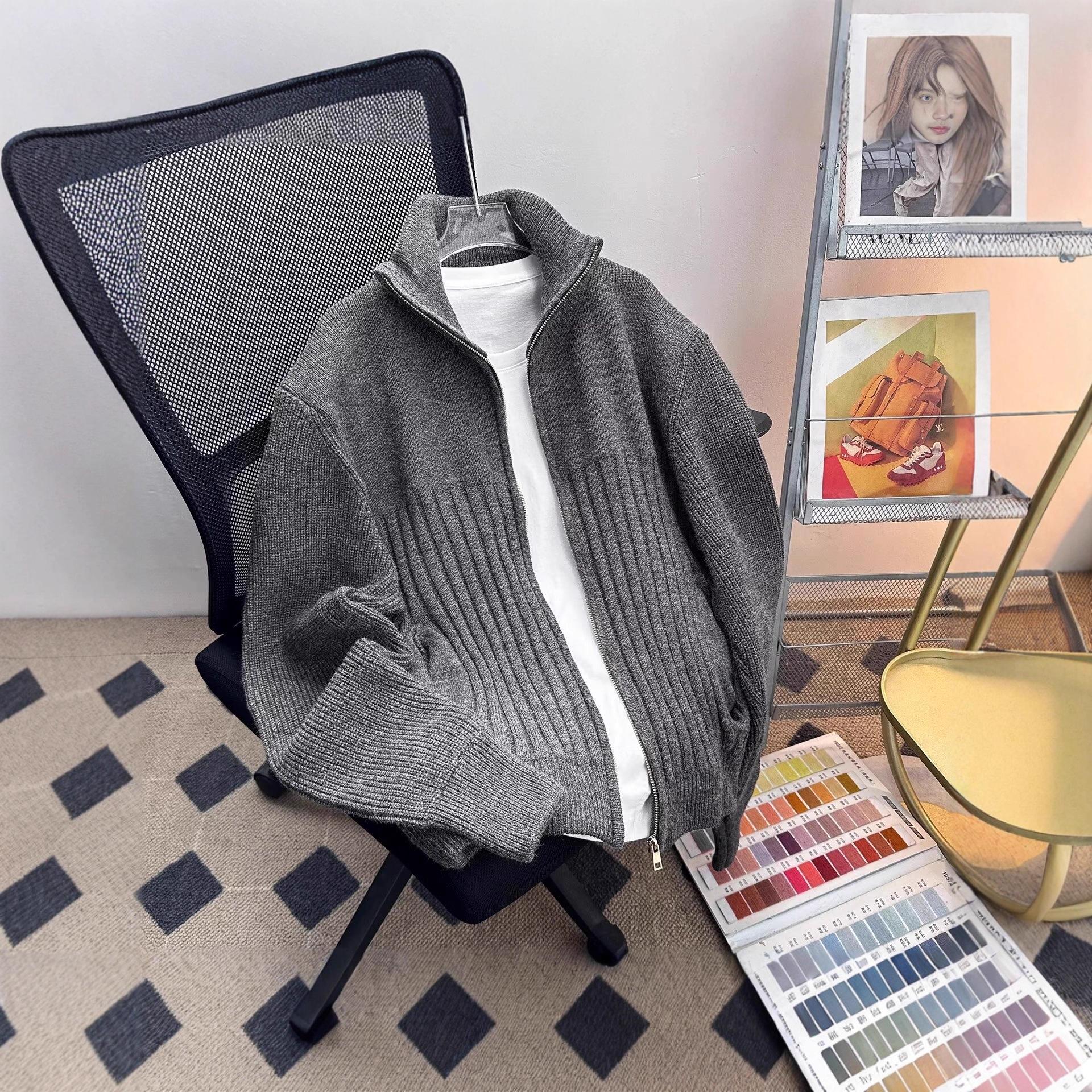 

Men s Thick Knit Zipper Sweater - Solid Color, Half-High Collar, Autumn/Winter Pullover, Loose Fit Floral Thread Design XL сірий колір