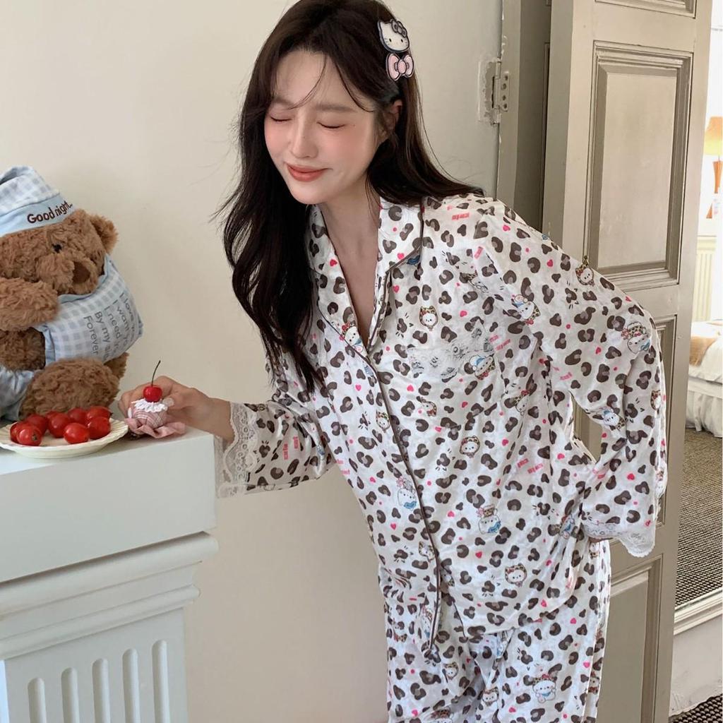 Leoparden-Kätzchen Samt Pyjama im japanischen Stil für Damen - Niedliche & Warme Herbst/Winter Loungewear