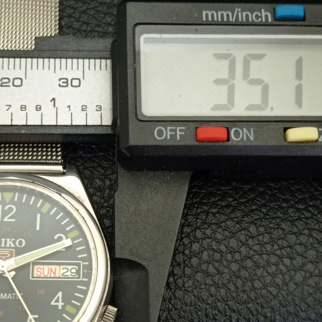 VINTAGE SEIKO 5 AUTOMATIC 7S26A JAPAN MENS BLACK COLOR DIAL WATCH A701611-5 R206c-a701611