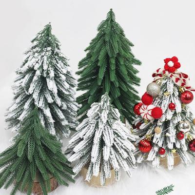 Mini vánoční ozdoby na vánoční stromek Realistická zelená borovice zasněžený vánoční stromeček Dekorace na plochu Simulovaná borovice pro slavnostní výzdobu domácí kanceláře