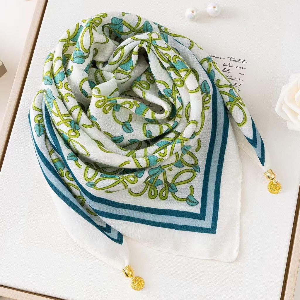 New magnetic buckle scarf for women, square scarf, lazy pendant, ins scarf, scarf, neck decoration, fashionable and versatile