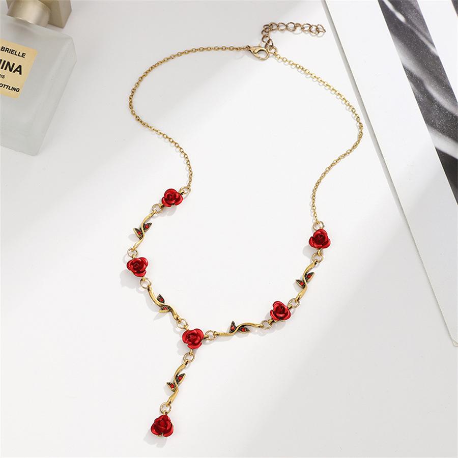 

Новый комплект французских ретро-ювелирных изделий с бриллиантовой розой, индивидуальное темпераментное красное ожерелье с розой