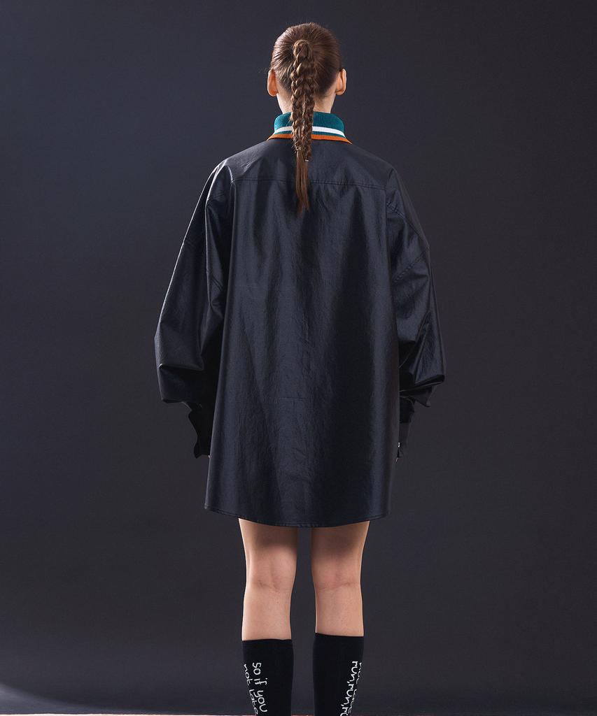 Soipeuyukaen Dress Code: Loose-Fit Long Shirt