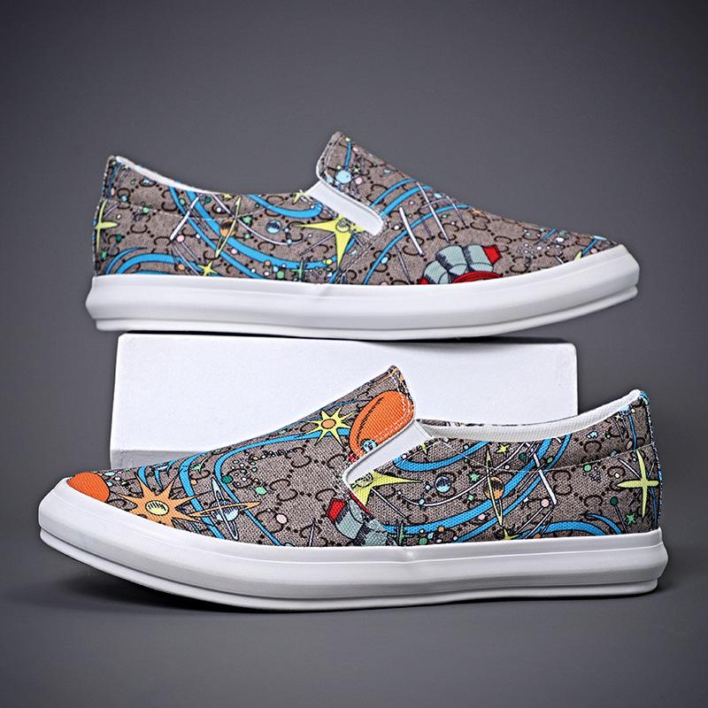 Neue Schuhe für Herren Canvas Freizeitschuhe Frühlingstrend Blumendruck Flache Skateboard-Schuhe Jugend Street Cool Slipper Loafer