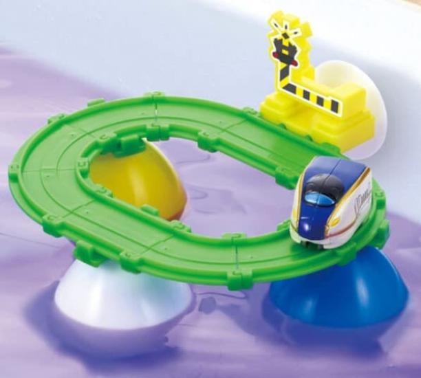 Special Surprise Egg Pack Bath Time Play Vehicle Spin and Play Railroad Crossing Set