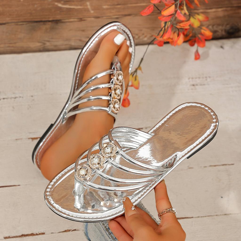 Fashion Summer Women Slippers Plus Size Flip Flops 2025 New Outdoor Slippers Shiny Rhinestone Shoes Clip Toe Flat Sandals Slides Women