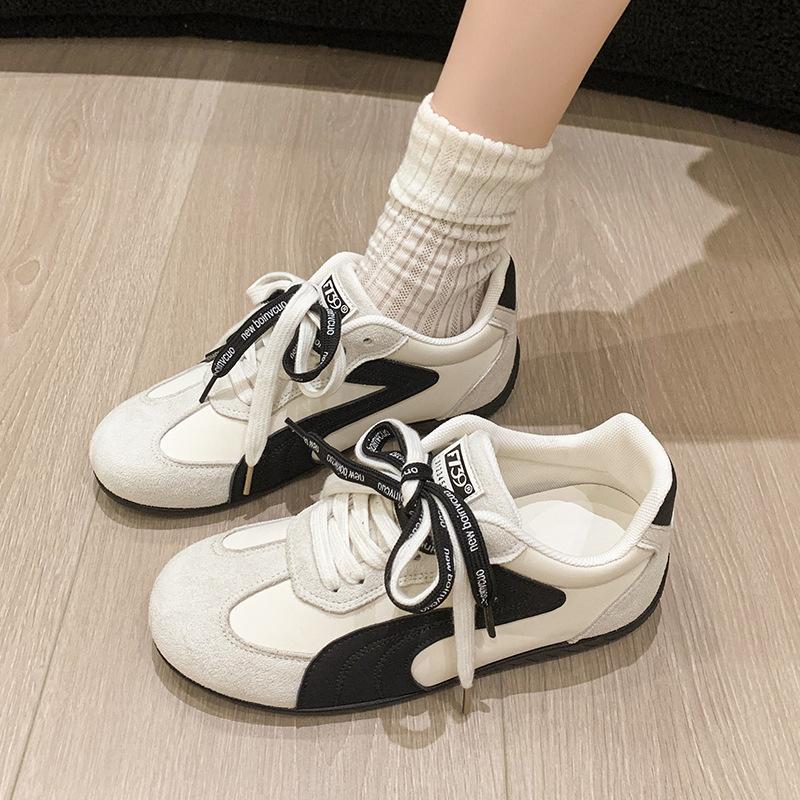 Internet celebrity explosion inside heightening thick-soled German training shoes women's 2025 autumn new Forrest Gump shoes flat-soled sports shoes