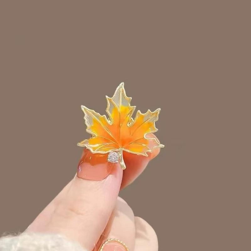 Ahornblatt Ginkgo Biloba Blatt Strass Brosche Nische High-End Korsage Design Temperament Ausschnitt Anti-Licht Nadel Accessoires Anzug