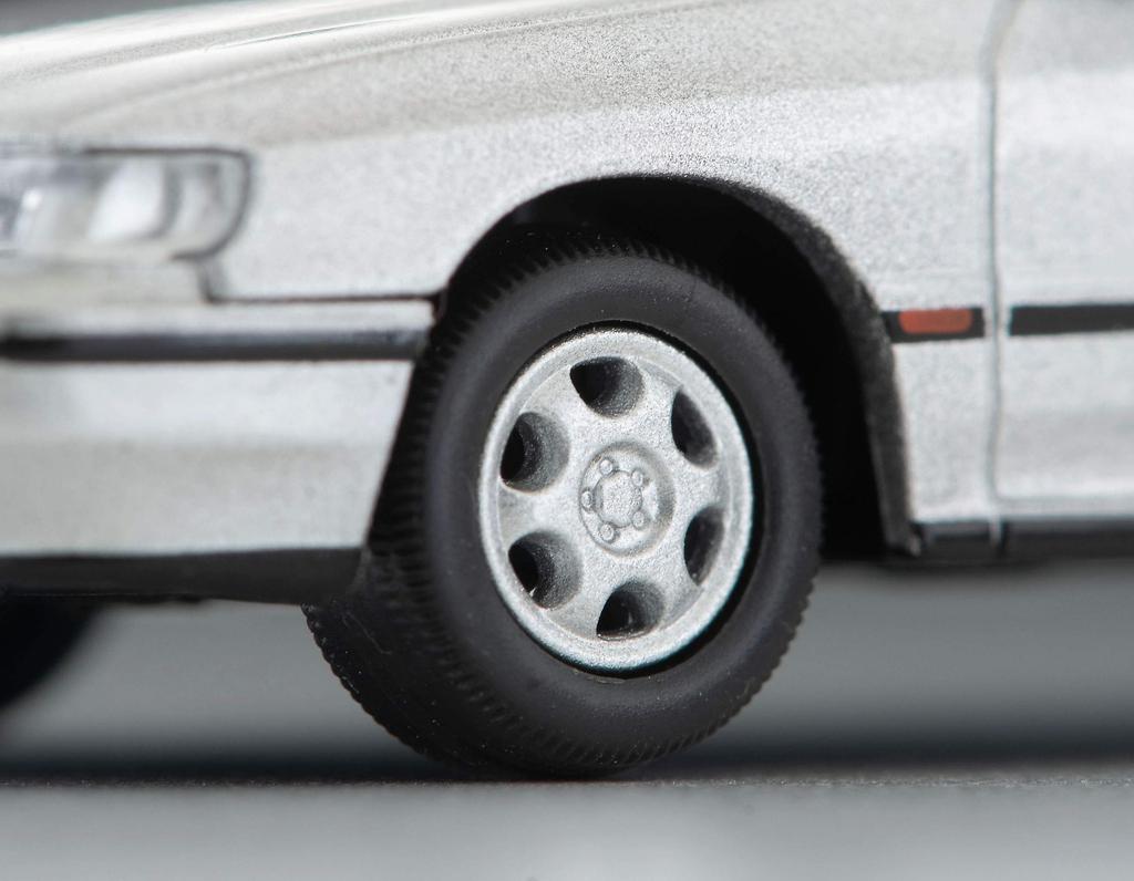 Tomica Limited Vintage Neo Scale Subaru Legacy Touring Wagon VZ Type R Silver 312512 1/64 LV-N220b (Finished Model)