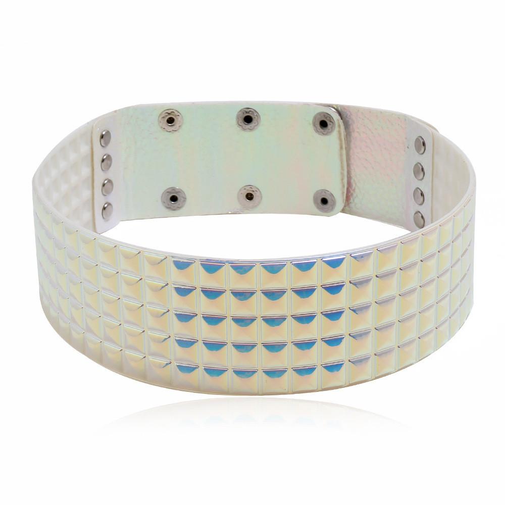 Folkový choker náhrdelník inspirovaný kovem s geometrickým designem pro festivalové nošení