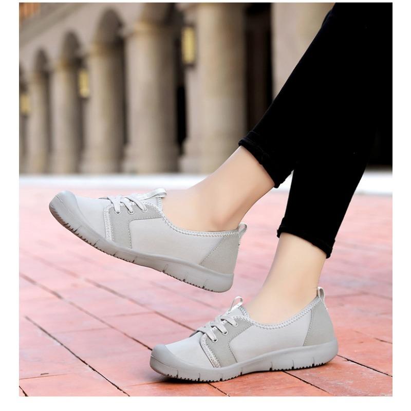 Large Size Women's Shoes Middle-aged and Elderly Casual Shoes Breathable Flat Bottomed Cloth Shoes Toe Caps Soft Soled Walking Shoes