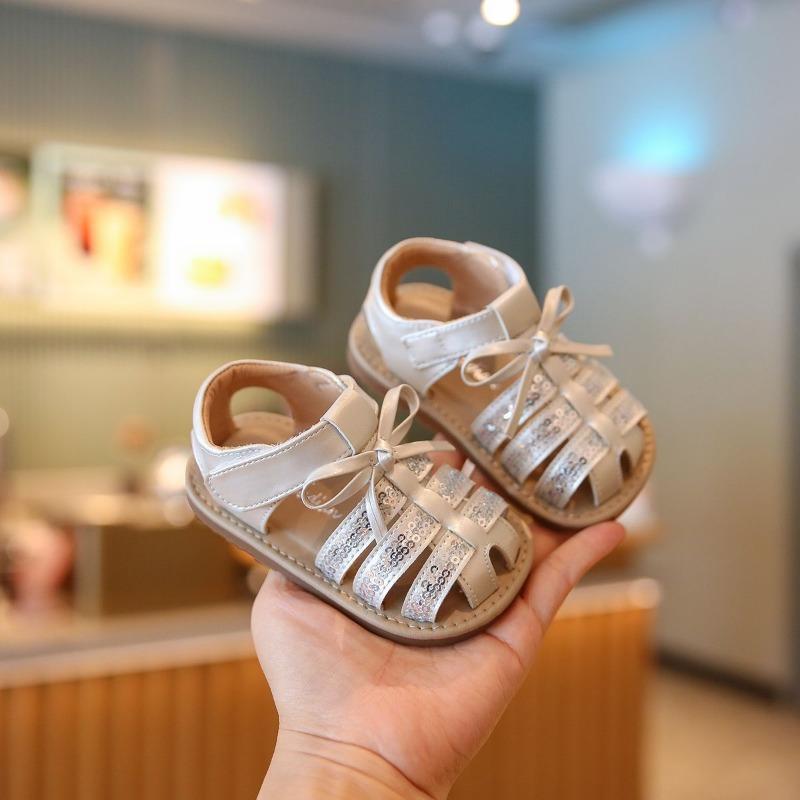 Kids Bow and Sequin Decor Closed Toe Hook and Loop Sandals 15 бежевый