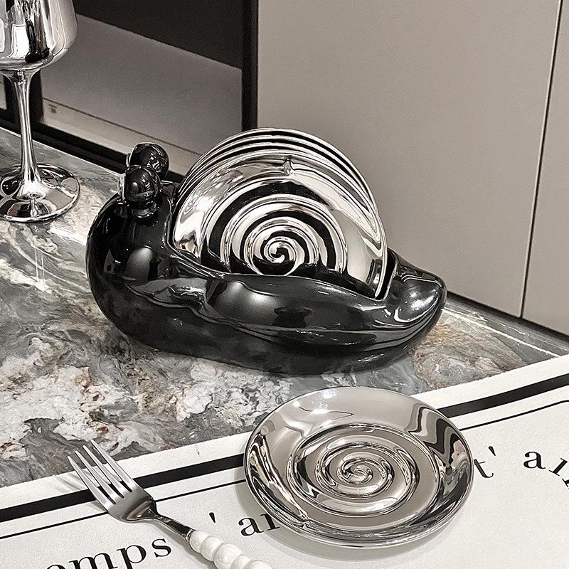 

Роскошные керамические костяные тарелки в виде улиток - Элегантный набор маленьких тарелок для украшения гостиной или кофейного столика.