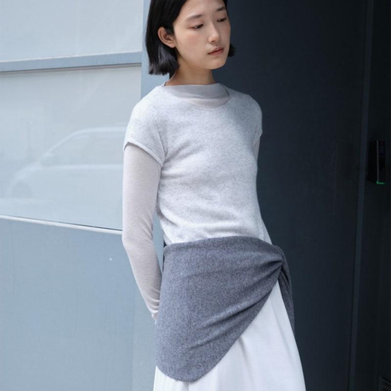 Sutto Wool Triangle Scarf (Gray)