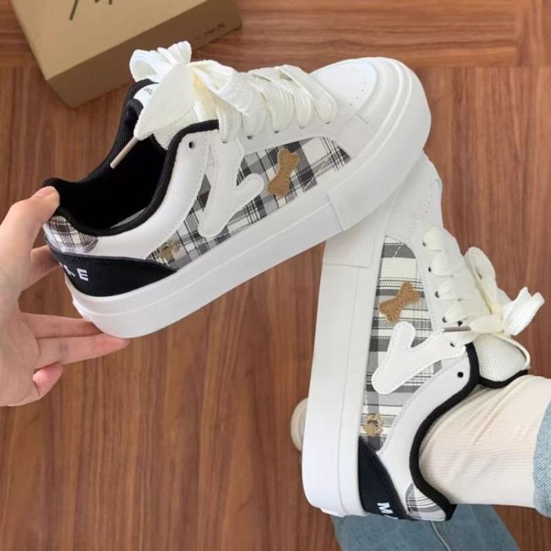 Low-top color matching board shoes autumn new comfortable breathable mesh soft sole versatile casual shoes