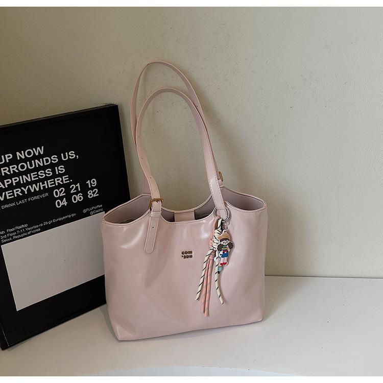 

Женская сумка через плечо большой вместимости, сумка-мессенджер, весна 2025, новая, трендовая, высококлассная, для поездок на работу, студенческая, портативная сумка-тоут