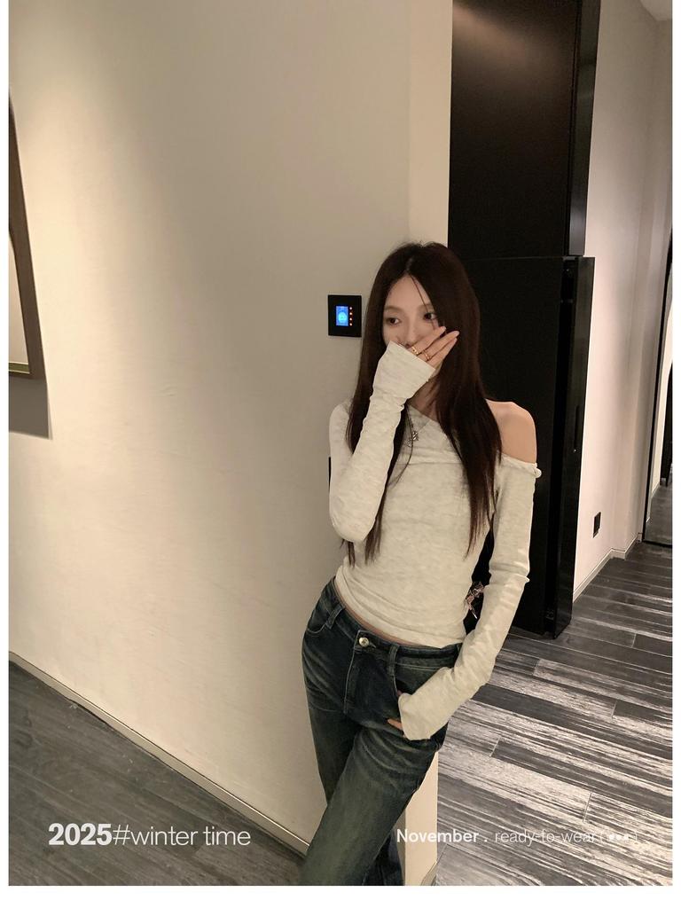 Women's Korean Style Twisted One-Shoulder Slim Fit Long Sleeve Knit Top
