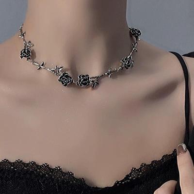 Vintage Personalized Rose Pendant Necklace Women'S Punk Metal Black Popular Design Choker Y2K Jewelry Gothic Gift