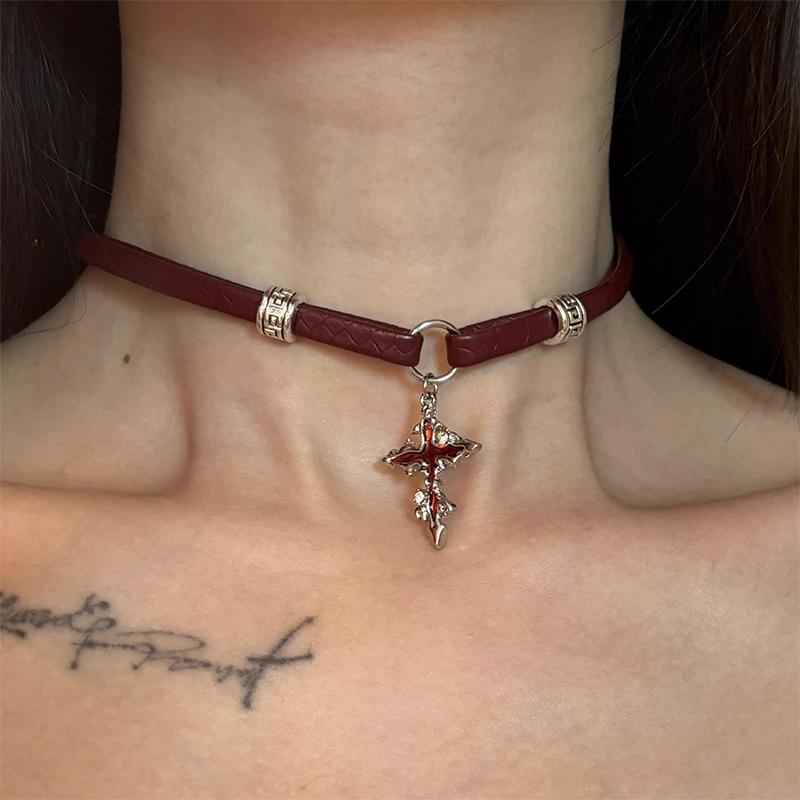 Mädchenstil Weinrot Leder Kreuz Choker Schlüsselbein Kette Aufhellendes Halskette