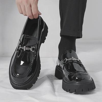 2025 Slip-On Loafers: Höjdökande skor i stora storlekar för tonåringar och män