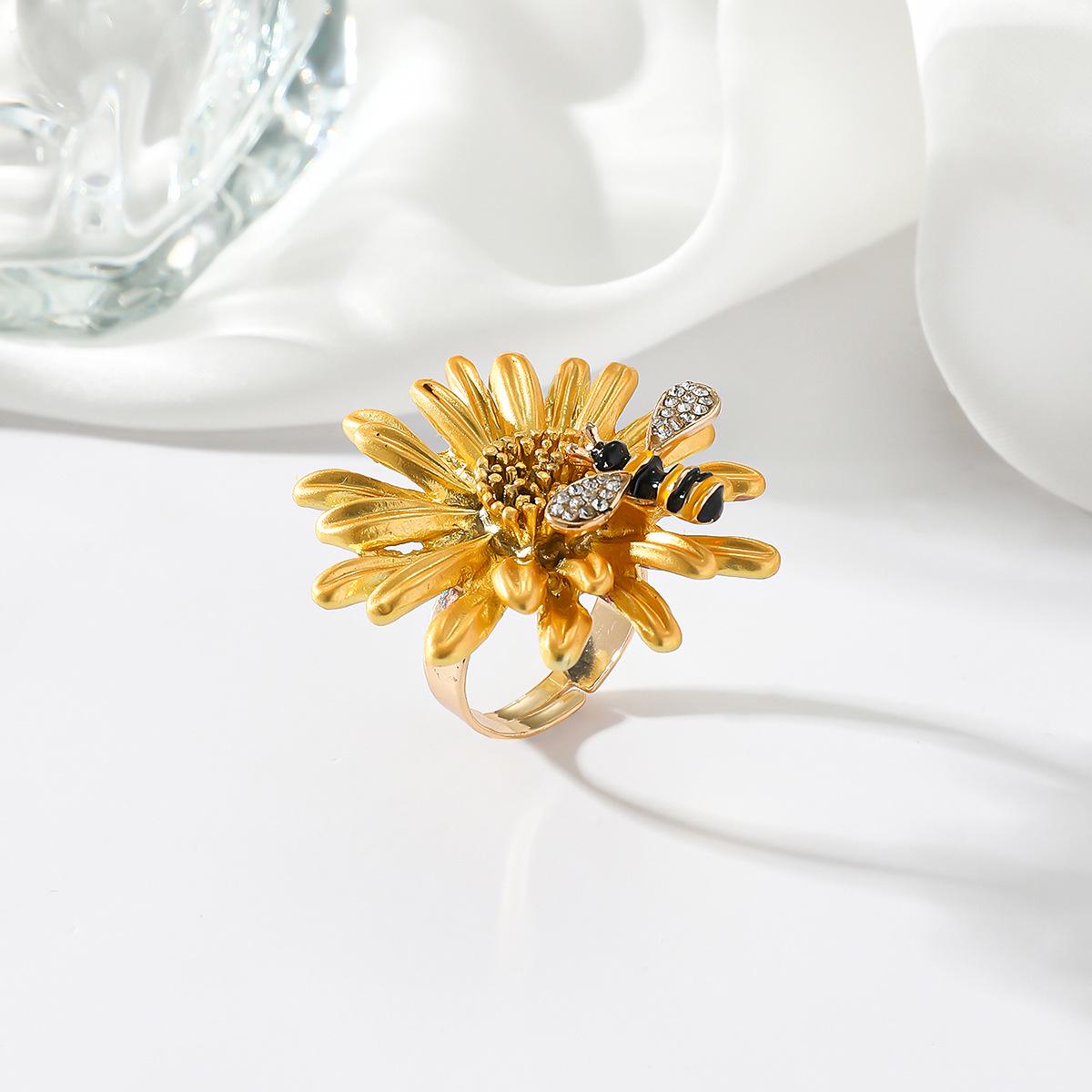 Minimalist Geometric Butterfly Mirror Ring
