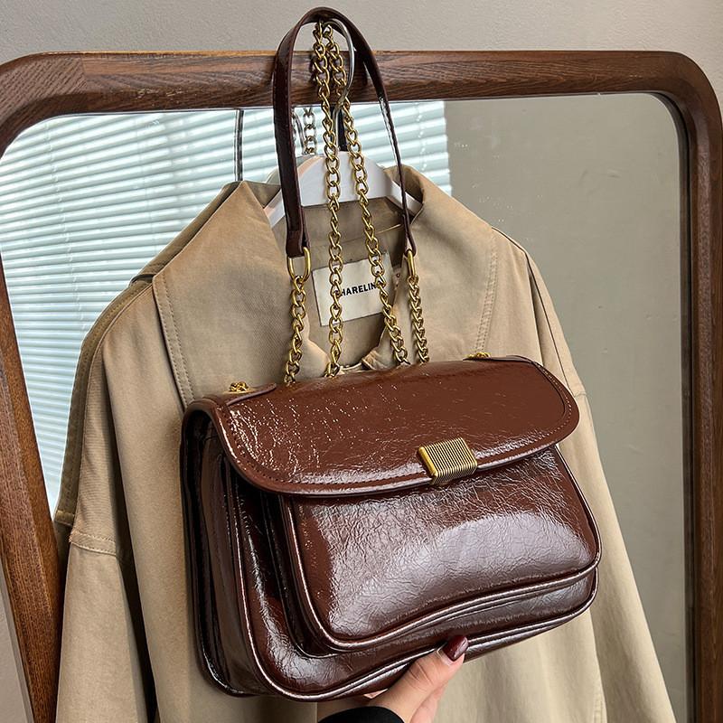 IELGY Versatile Fashion Retro Chain One Shoulder Crossbody Small Square Bag