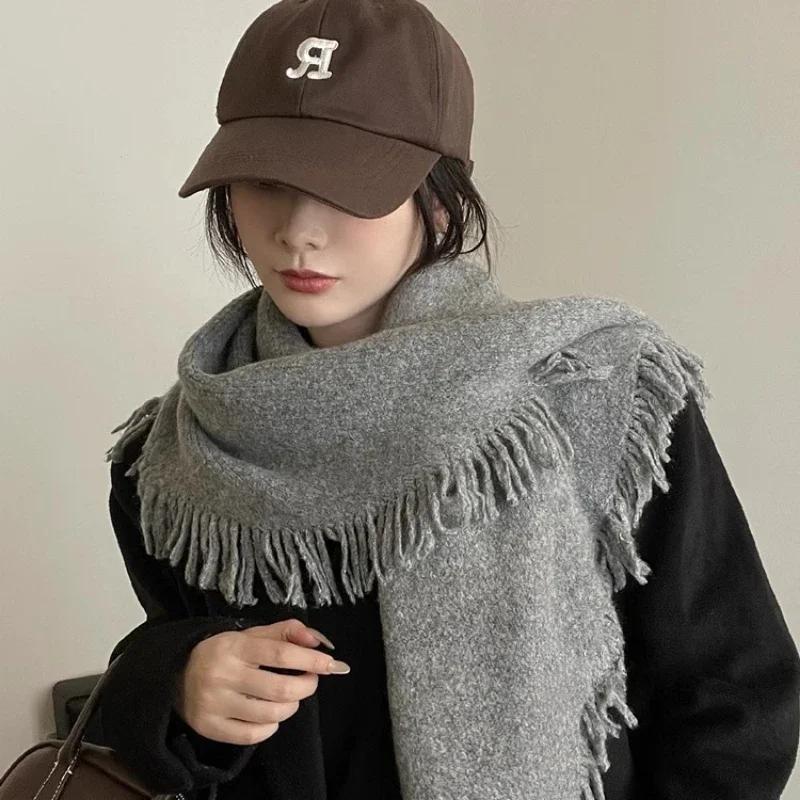 Autumn and Winter New Fashionable Versatile Wool Shawl High-end Knitted Scarf Women's Winter Warm Scarf Triangle Scarf