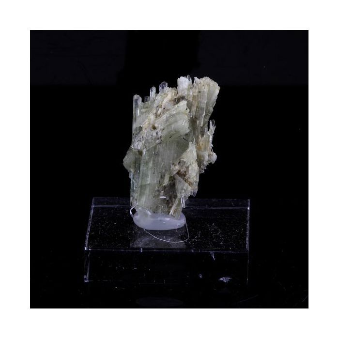 Pierres et Minéraux. Clinozoisite. 19.20 ct. Marine de Scala, Canari, Haute-Corse, France.