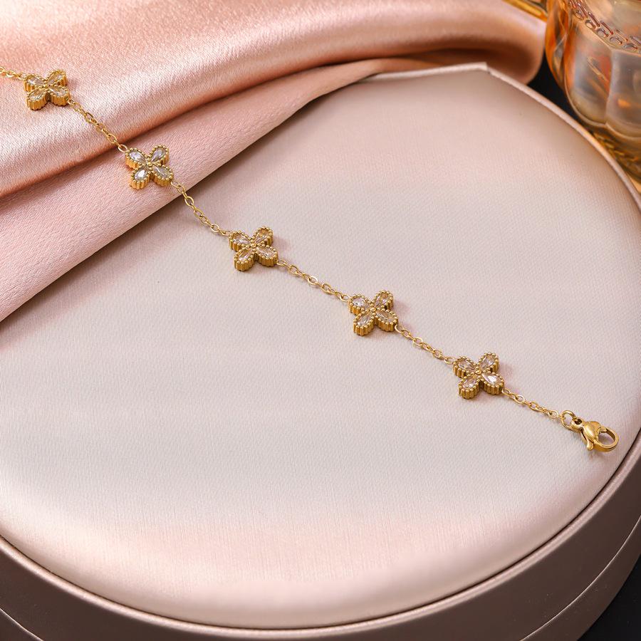 Elegant Zircon Four-Leaf Clover Bracelet for Women, 18K Gold-Plated Stainless Steel