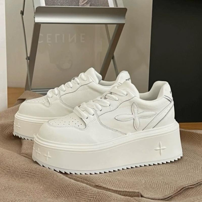 

Такие же туфли Zhao Ruth, маленькие белые туфли высотой 7 см, женские, в стиле кампуса, с четырьмя листами клевера, на шнуровке, на толстой подошве 40 белый