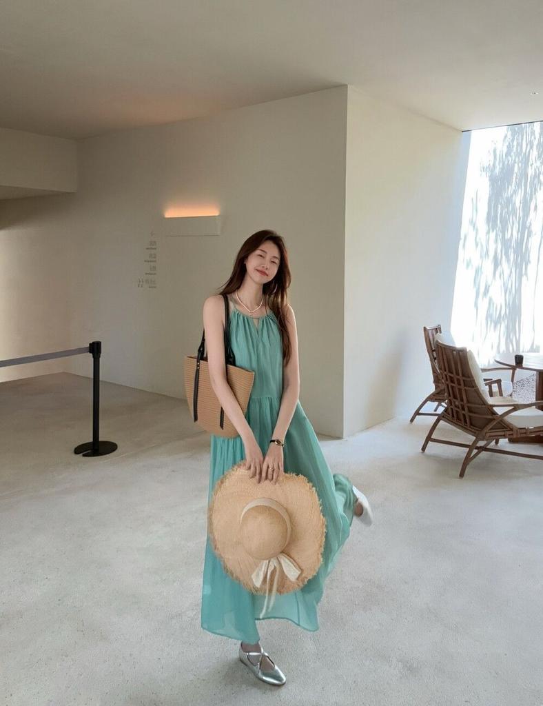 French hollow suspender dress women's summer seaside vacation wind beach skirt pleated lazy relaxation long skirt