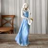 Figurine de Saxiste Busker en Porcelaine Faite Main Céramique Joueuse de Saxophone Fille Miniature Ornement de Musicien Décor de Pièce Artisanat Cadeau