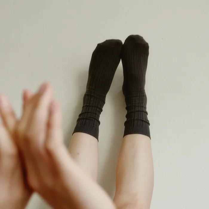Organic cotton socks in charcoal_Organic cotton charcoal socks