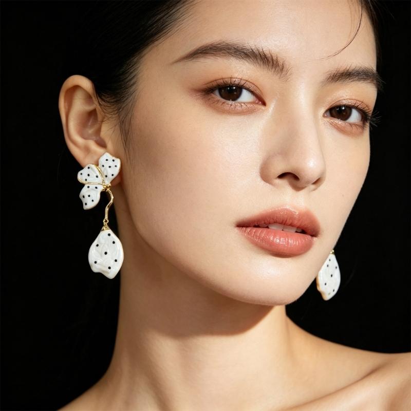 A52E Fashionable Flower Earrings Ear Accessories Stylish Pendant Earrings Unique Ear Jewelry for Women Wardrobe CN