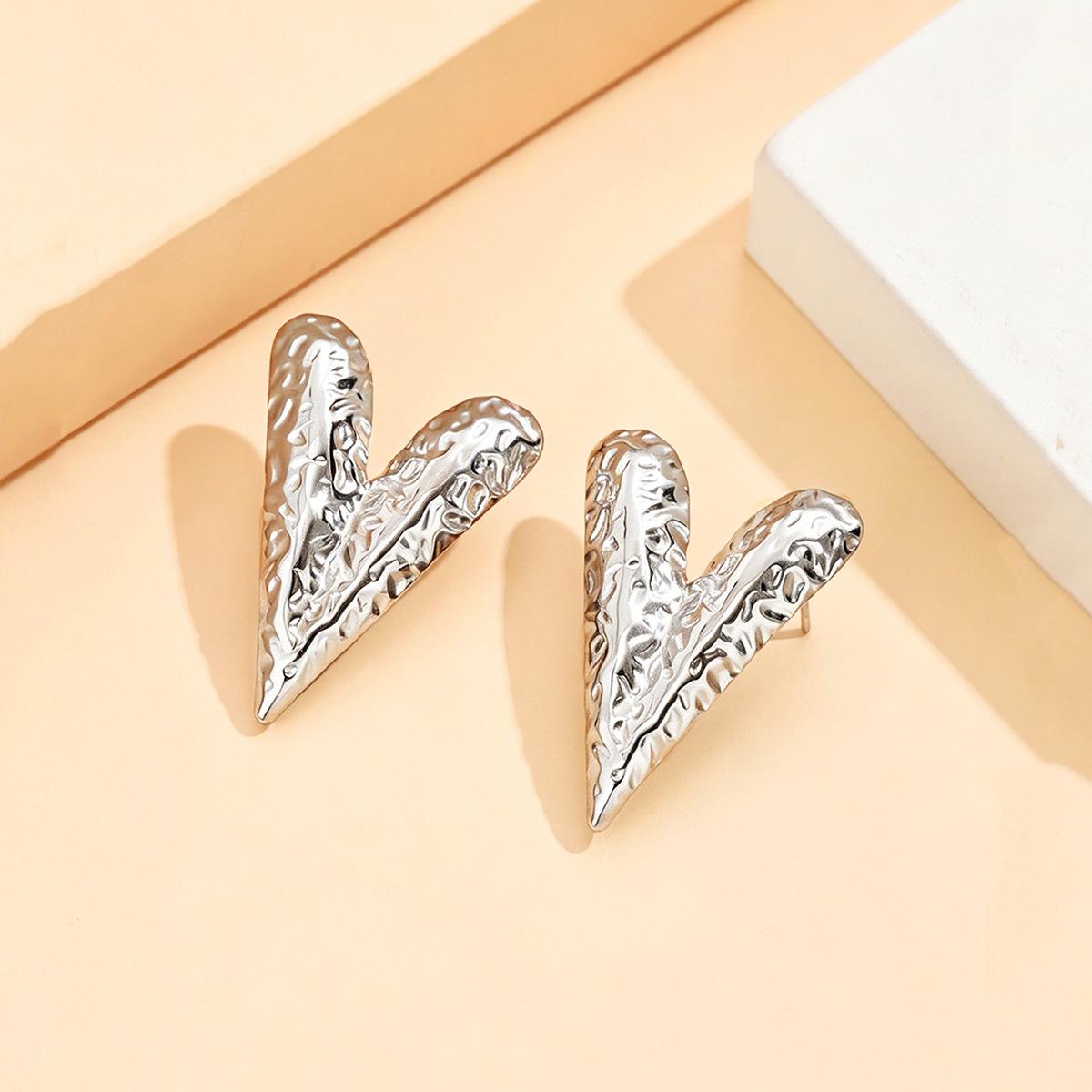 18K Gold Irregular Hammered Heart Stainless Steel Stud Earrings for Women