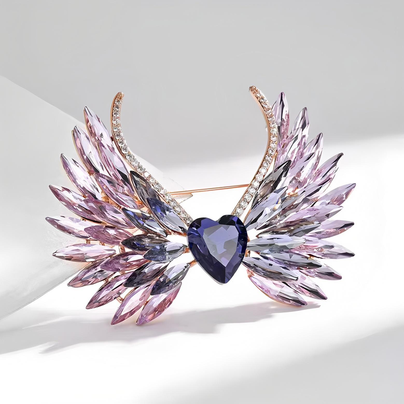 

Love Angel Wings Brooch Female delicate personality gradual change Crystal Wings Brooch Design Sense Pin Accessories