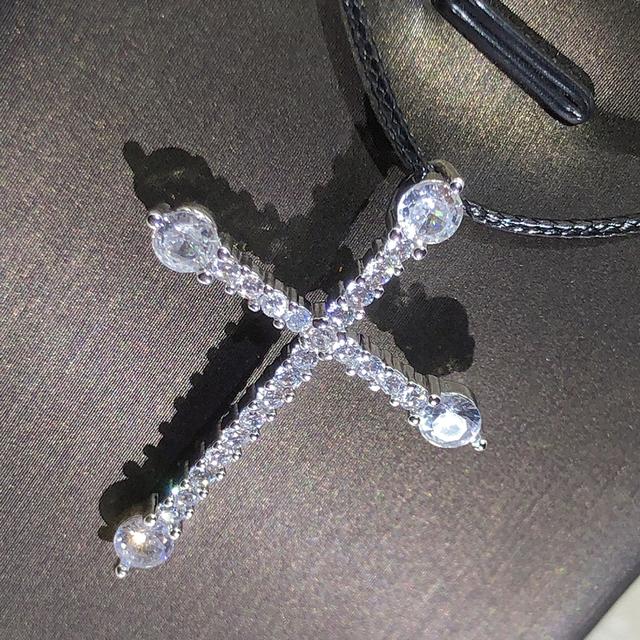 

Классический Ретро Блестящий Цирконий Крест Для Женщин Мода 925 Серебряный Кристалл Крест-Колье Подвеска Ожерелье Партии Ювелирные Изделия белый