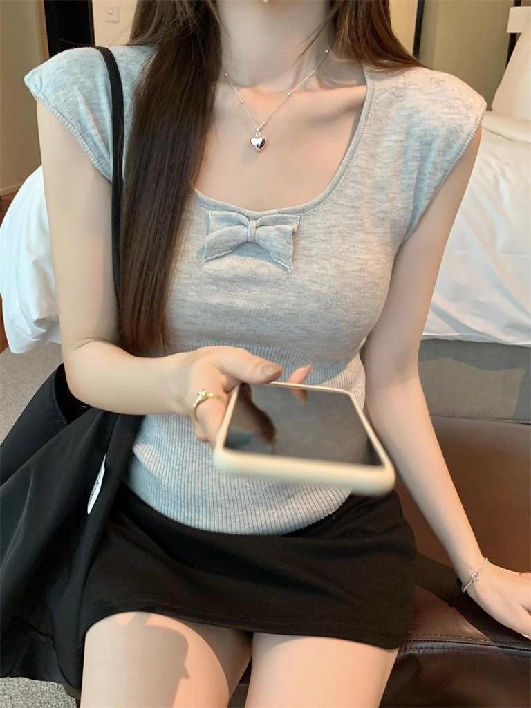 2025 Summer U-neck Bow Knit T-shirt – Slim-Fit, Age-Reducing Design for Women
