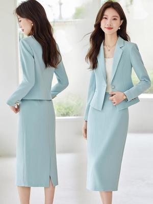 Ensemble tailleur professionnel pour femme petite bleu clair automne/hiver 2025 - Jupe deux pièces avancée