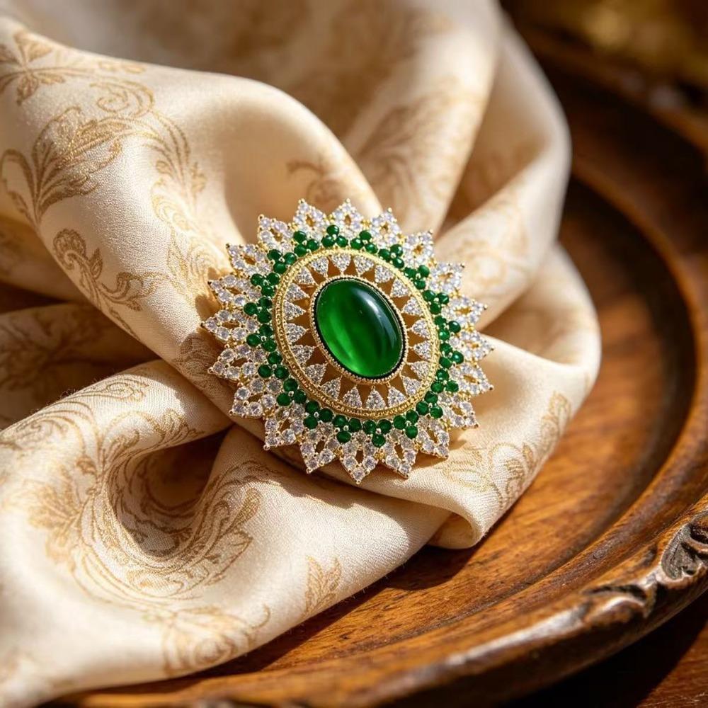 Luxury Court-style Multi-Tier Halo Emerald Zircon Sunflower Brooches for Women High-end Exquisite Oval Floral Corsage Jewelry