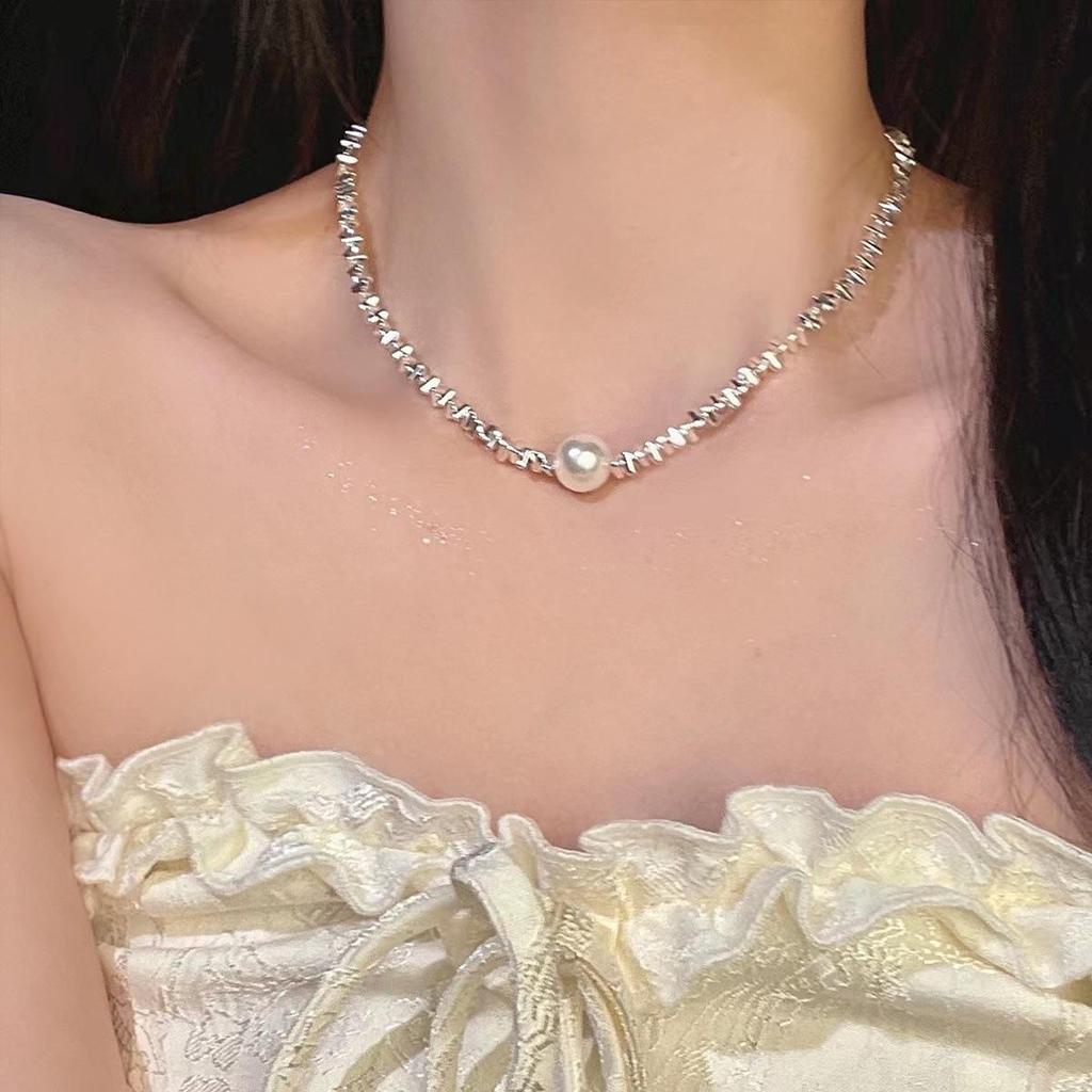 2023 Women's Single Pearl Choker: Versatile Clavicle Necklace for Trendy Style