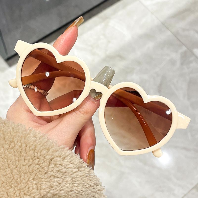 

Люблю детские солнцезащитные очки конфетного цвета в форме сердечек, очки для детской вечеринки, детские солнцезащитные очки