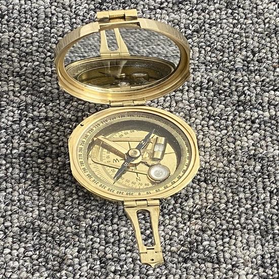 

Морской компас Brunton 7,62 см с деревянной коробкой в подарок