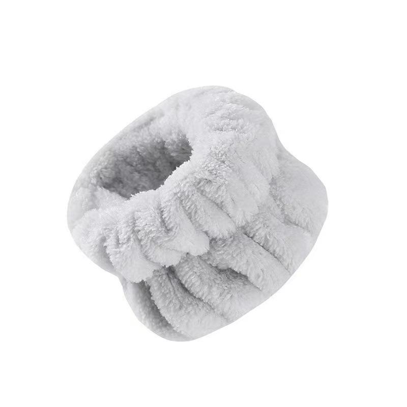 Water-Absorbent Wristbands & Arm Sleeves: Moisture-Proof, Sleeve Protection, Sweat-Absorbing, Ideal for Face Washing, Sports, and Formal Wear.