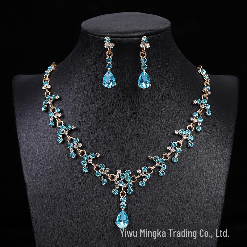 Elegant Bridal Jewelry Set: Crystal Earrings & Necklace for Weddings