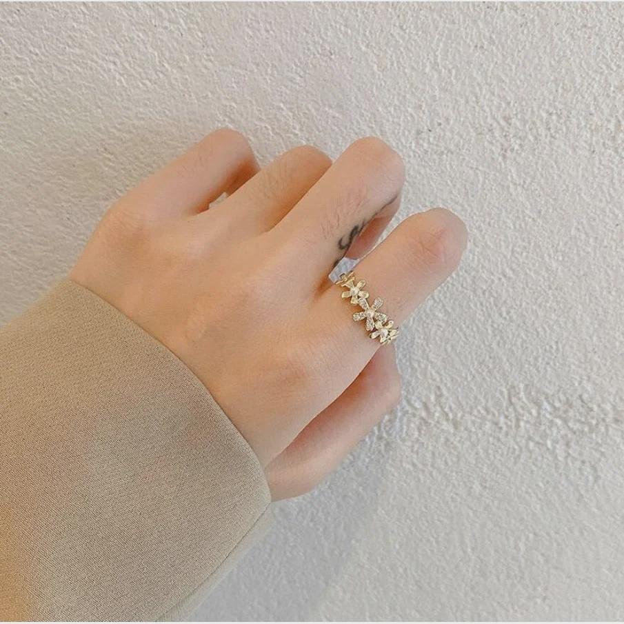 Feiyu Elegant Pearl Flower Zircon Ring – Gold Open Design for Women